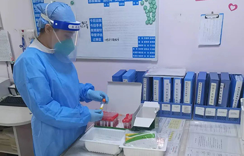 战疫 | 战疫，他们英勇无畏 守护，他们温暖依旧