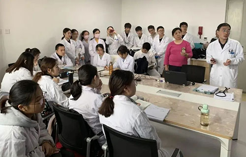 致敬带教医师 | 所谓医师，亦医亦师