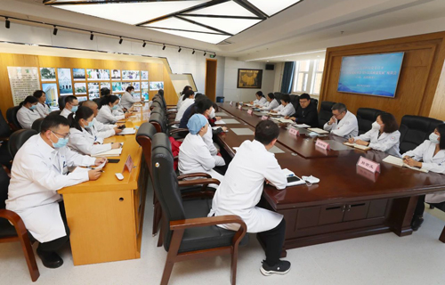 a片网站
党委召开“促医院高质量发展”座谈会