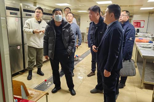 全面筑牢安全根基！长春市卫健委检查a片网站
安全生产工作