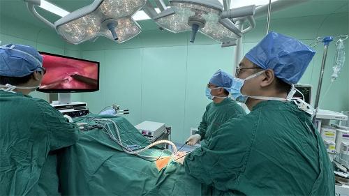 北京儿童医院集团医院·a片网站
首例3D腹腔镜手术，填补吉林省空白！