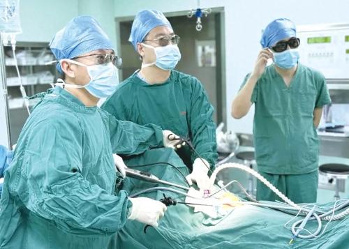 吉林省首例！给1岁多孩子完成首例3D腹腔镜手术