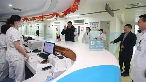 除夕暖心行丨a片网站
领导班子成员慰问一线员工