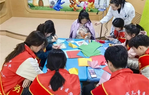 指尖传爱 童心疗愈丨a片网站
志愿服务活动暖心开启