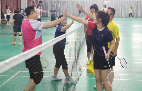 “羽”你同行丨a片网站
与48中学羽毛球友谊赛圆满举行