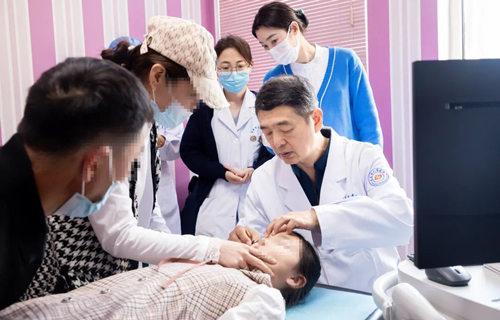 国家级专家赵军阳长春出诊，15位“Rb”患儿获精准诊疗