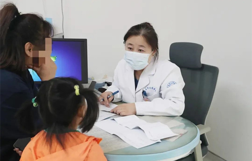 全面解析儿童“夹腿综合征”：家长必读指南