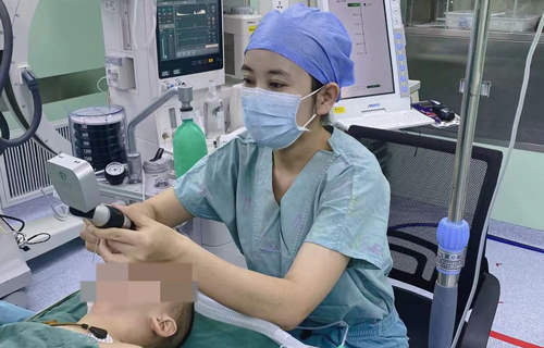 风采 | 假日景区勇救昏迷儿童，杨丽影医生好样的！