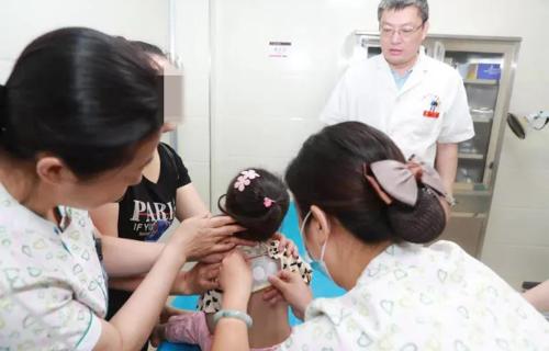 党旗映童心 | 中西医结合科党支部：党建铸魂，守护儿童健康